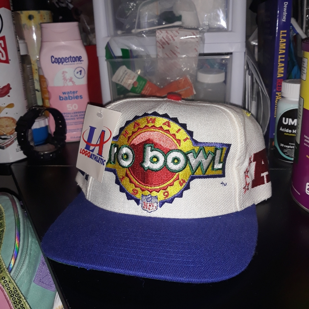 Logo Athletic Pro Bowl Cap